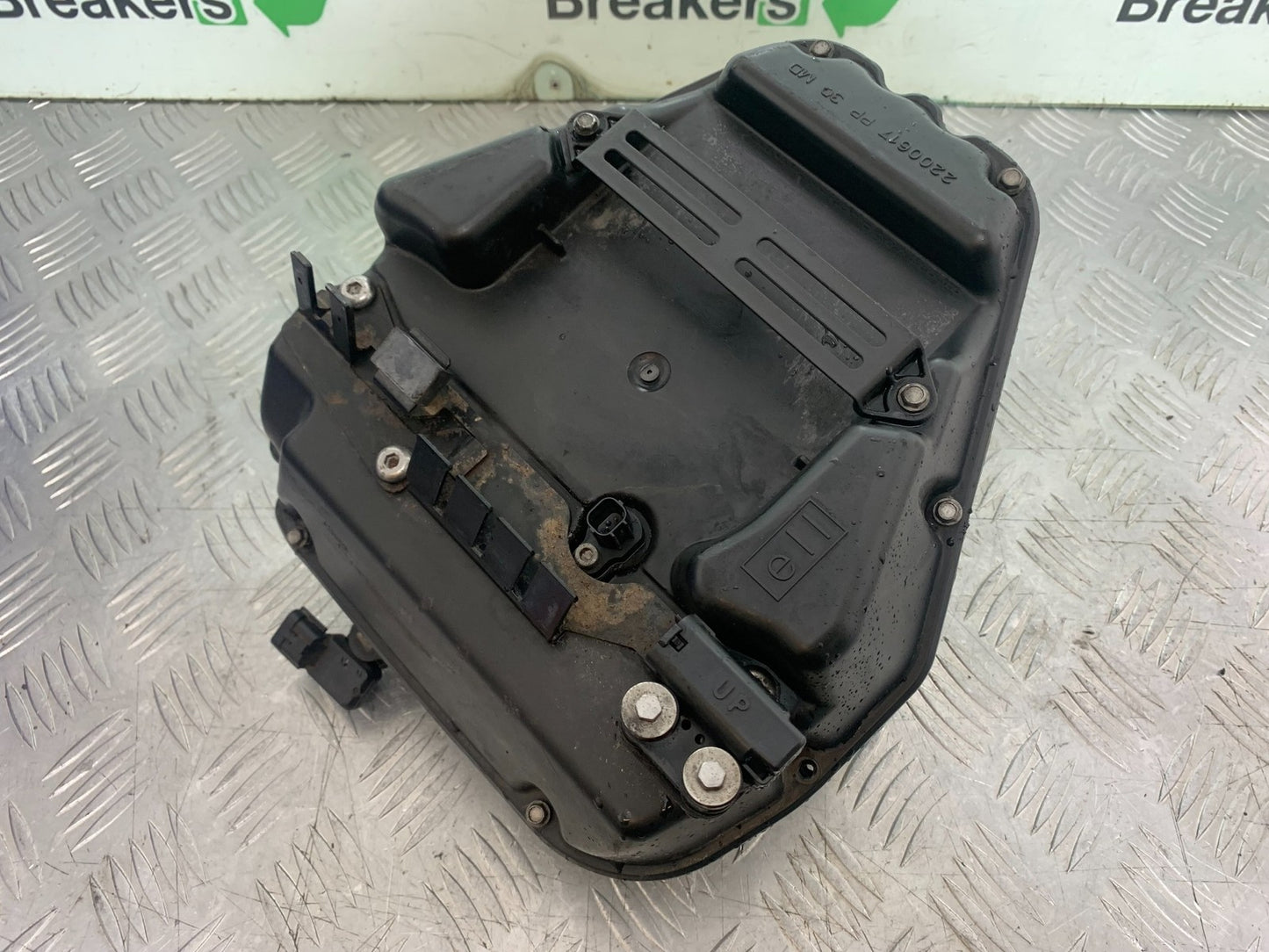 TRIUMPH 675 STREET TRIPLE R AIRBOX  YEAR 2013 - 2016 (CMB1221)