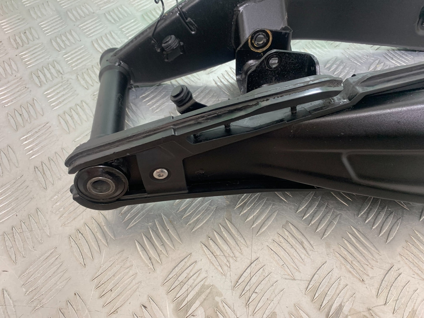 TRIUMPH TRIDENT 660 SWINGARM  YEAR 2021-2024 (CMB1148)