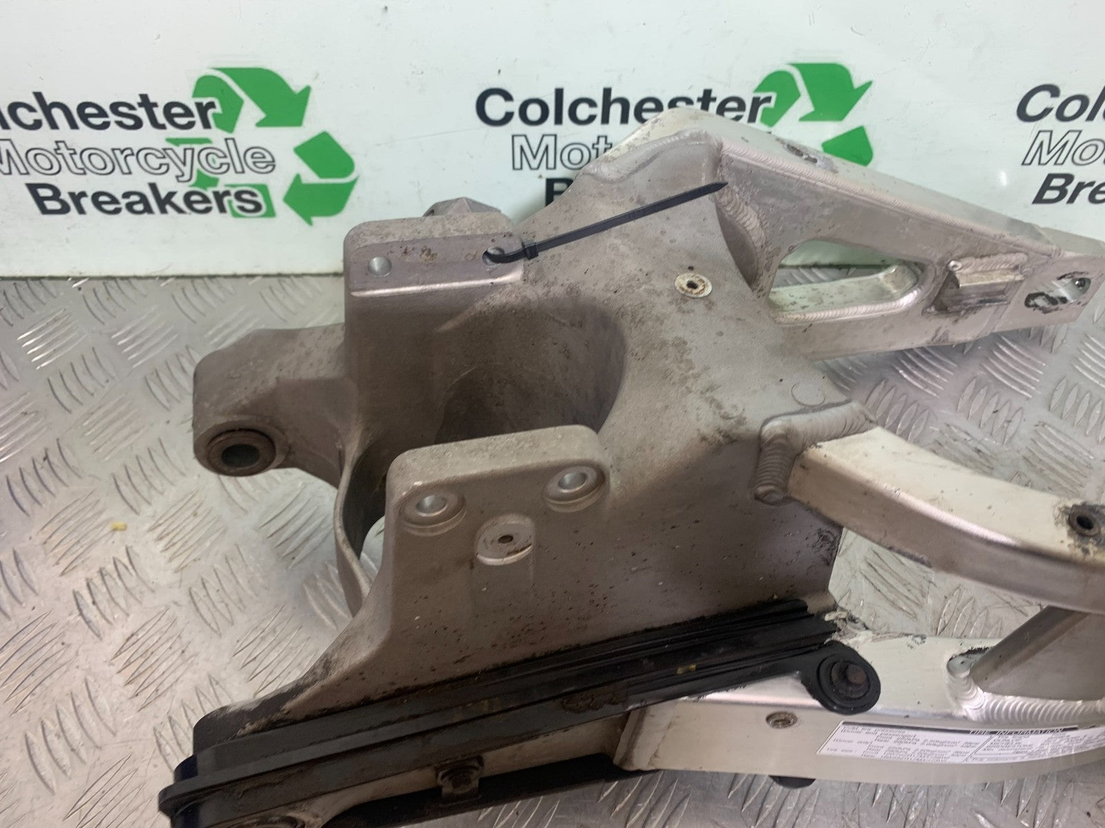 HONDA CBR600 CBR 600 RR SWINGARM  YEAR 2003-2004 CMB1173)