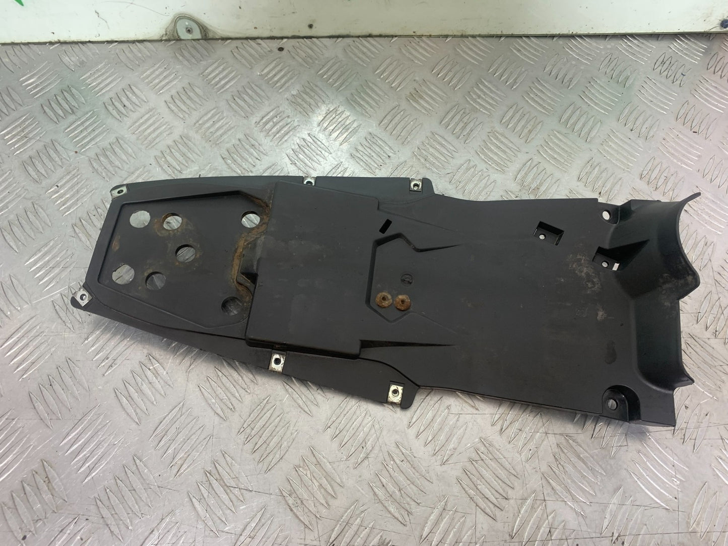 BENELLI BN125 BN 125 UNDERTRAY   YEAR 2018-2021 (CMB1194)