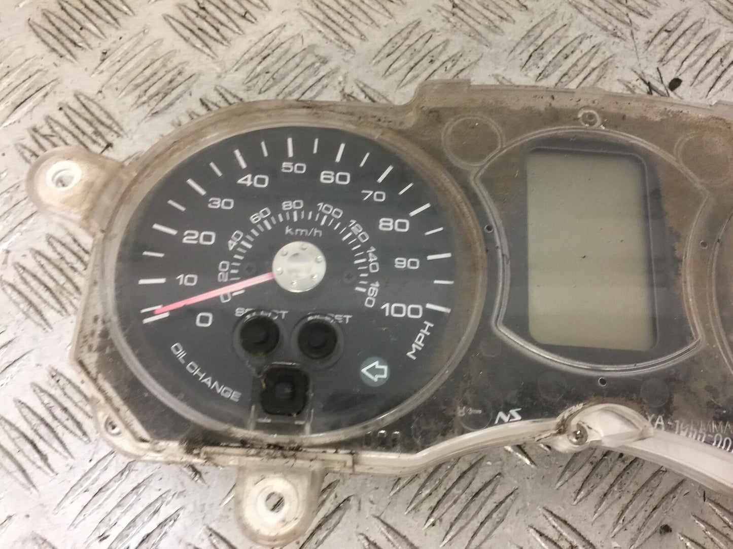 YAMAHA XMAX 125 XMAX-125 CLOCKS SPEEDO DASH  YEAR 2012 (STOCK 689)