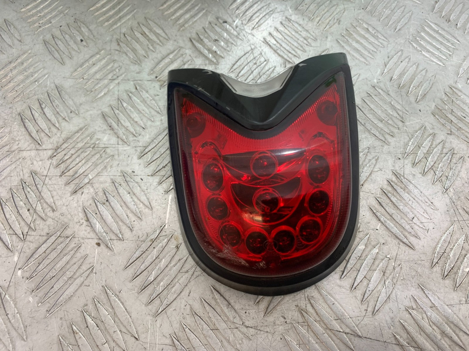 SINNIS HOODLUM 125 REAR LIGHT  YEAR 2021-2025 (CMB1196)