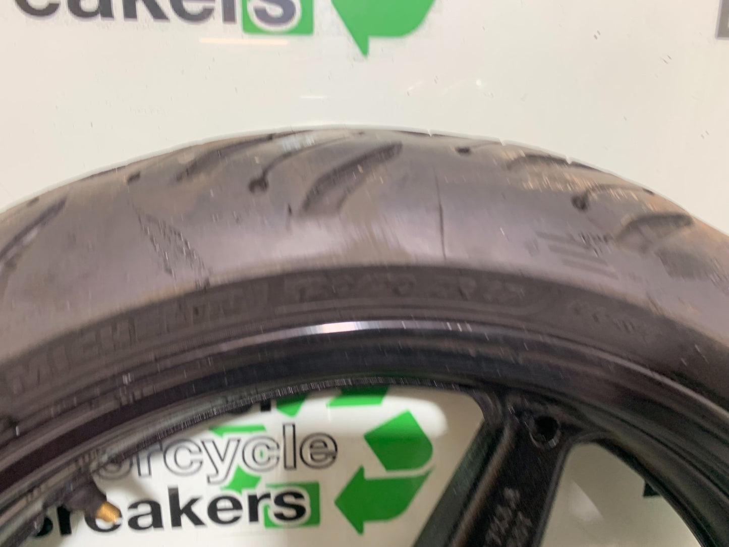 HONDA CBR1000 RR FRONT WHEEL  YEAR 2008-2011(CMB1330)