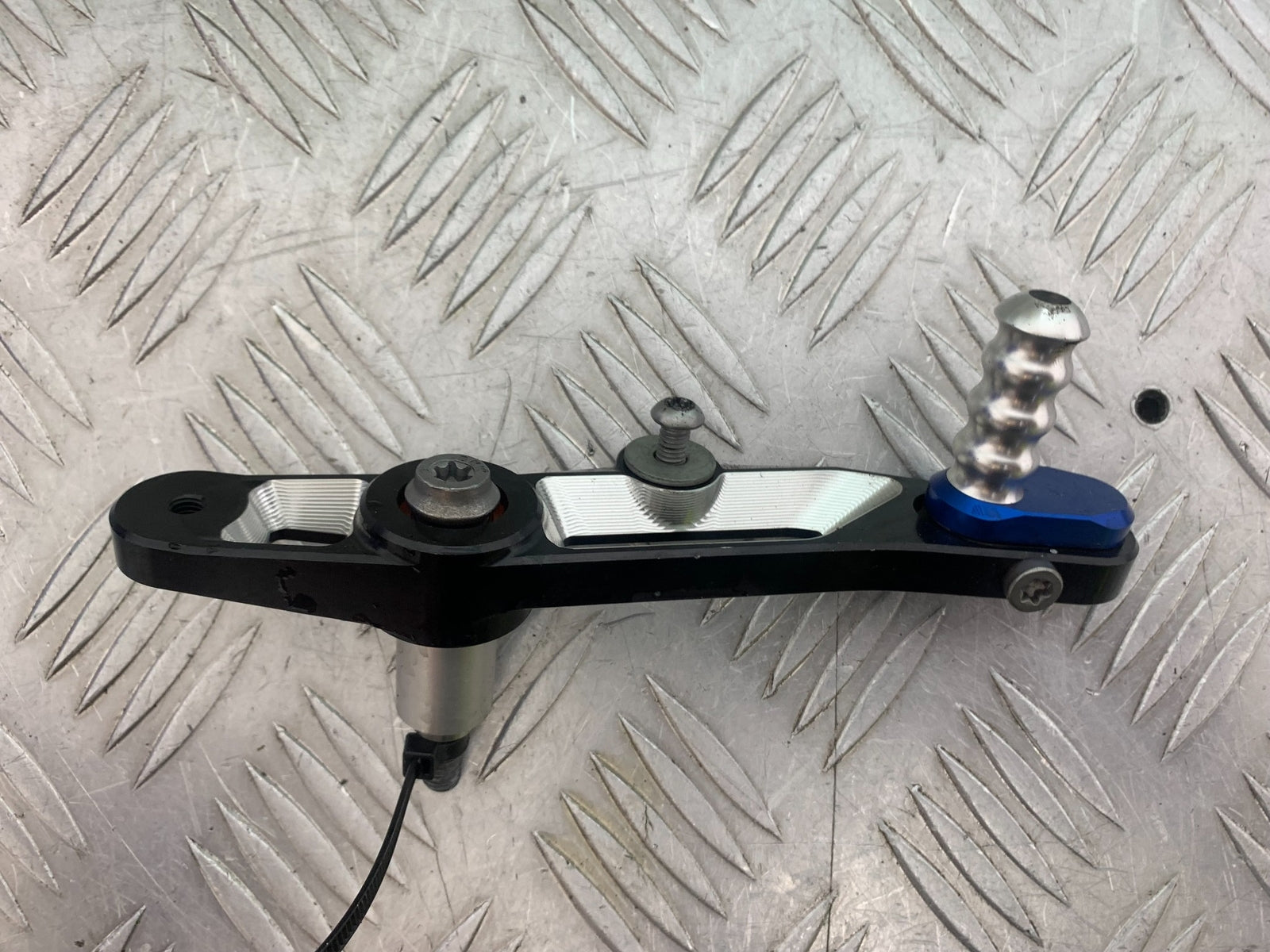 BMW M1000 R  LEFT FRONT HANGER HANGER YEAR 2023-2024 (CMB1140)