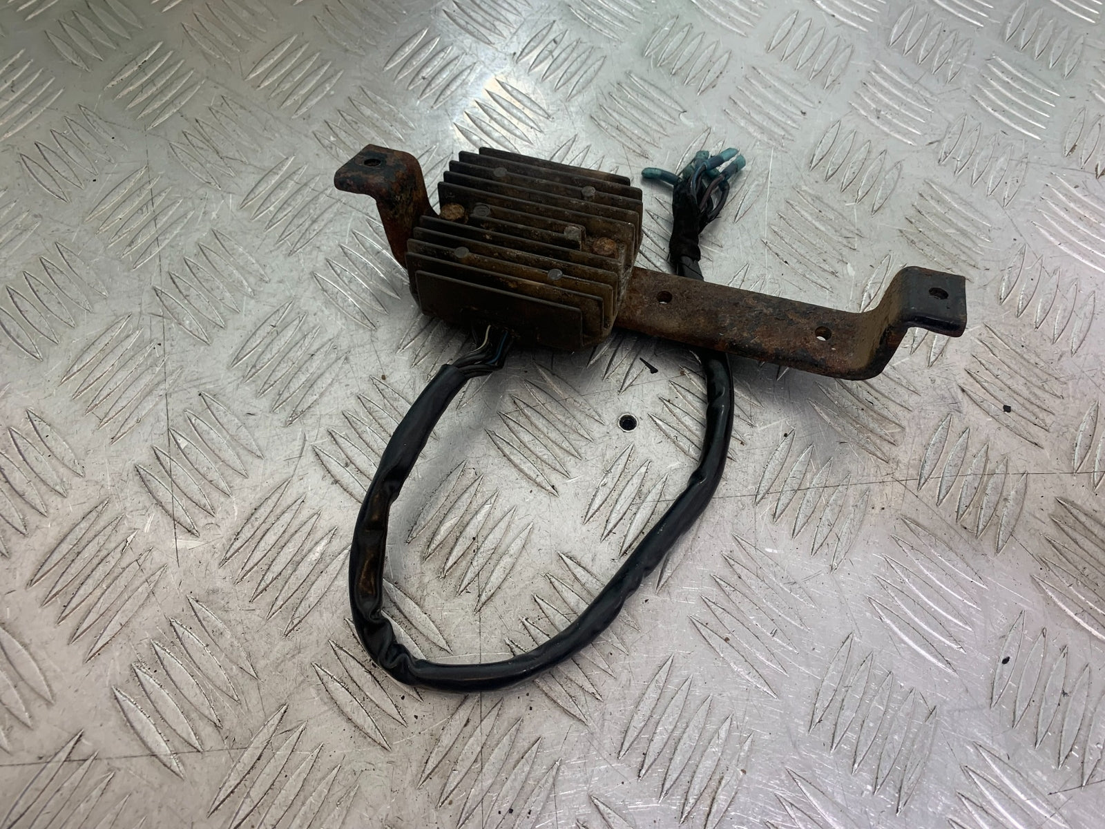 KAWASAKI VN1500 CLASSIC REGULATOR  YEAR 1999 -2006 (CMB1166)