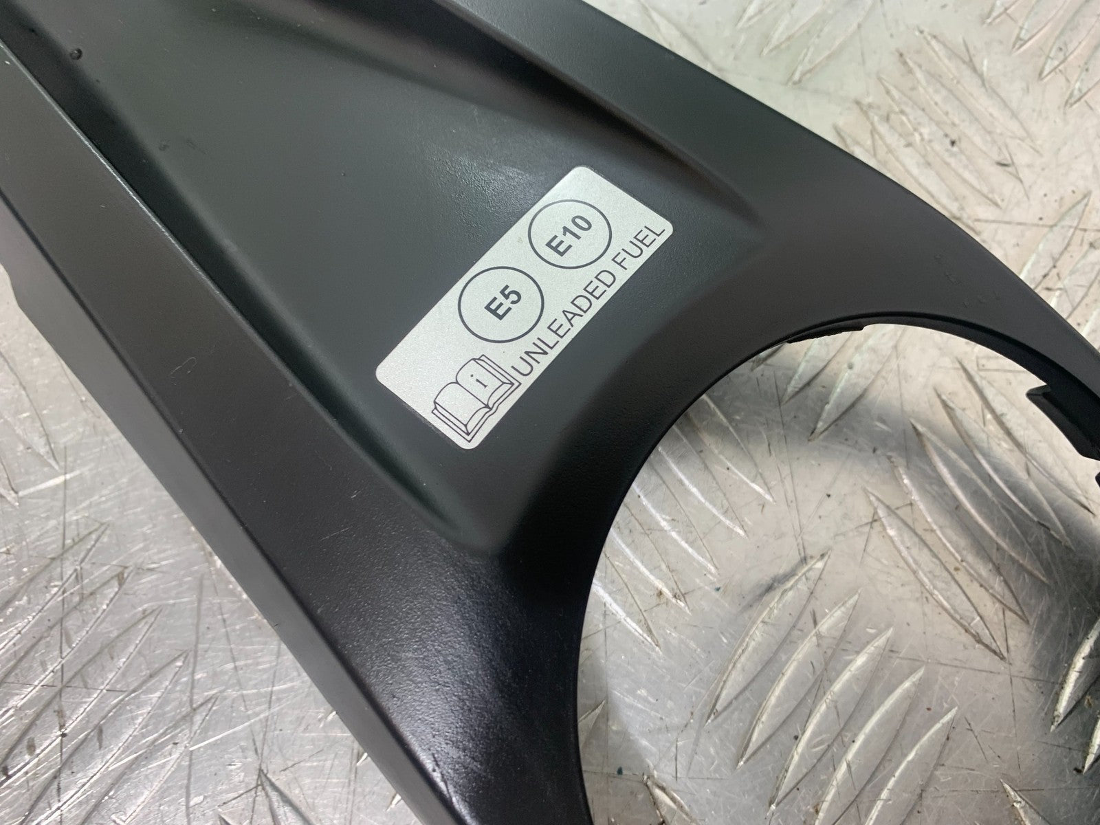 KTM 1290 SUPER DUKE R PETROL TANK INFILL PANEL  YEAR 2020-2024 (CMB1272)