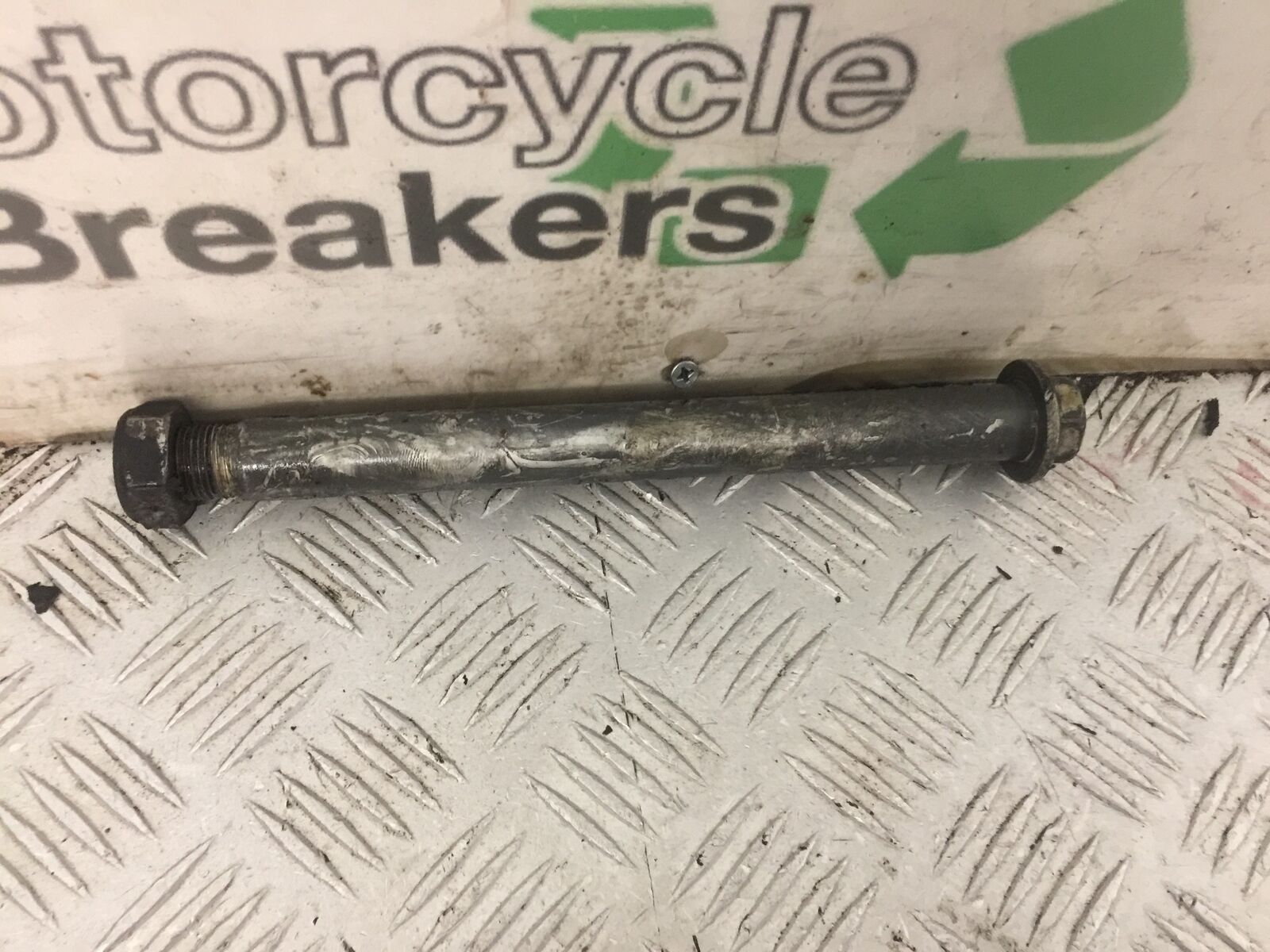 HONDA NT 700 V DEAUVILLE SWINGARM SPINDLE  YEAR 2006-2010 (STOCK 840)