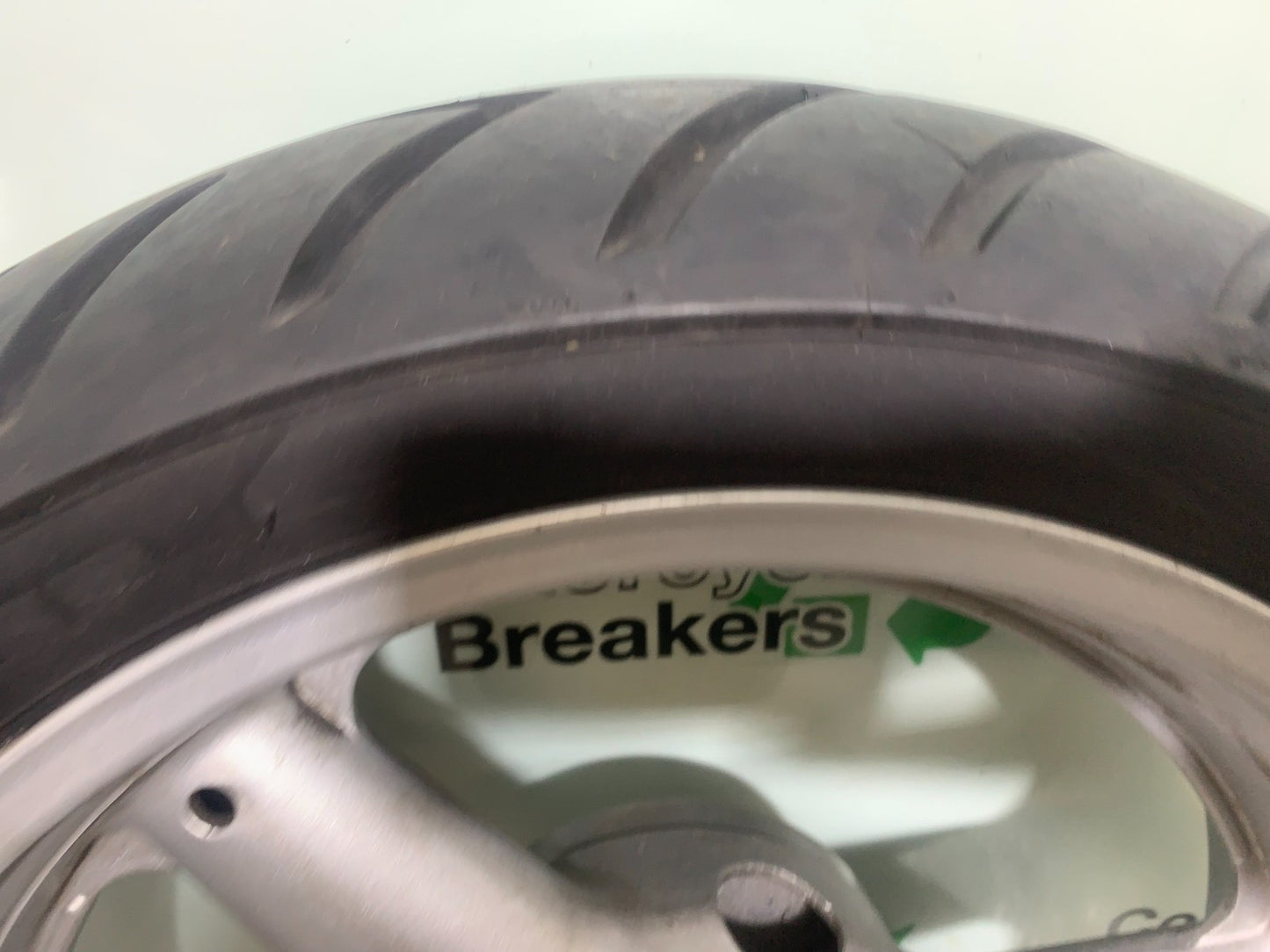 SUZUKI SV650 SV 650 mk1 REAR WHEEL  1999-2002 (CMB1238)