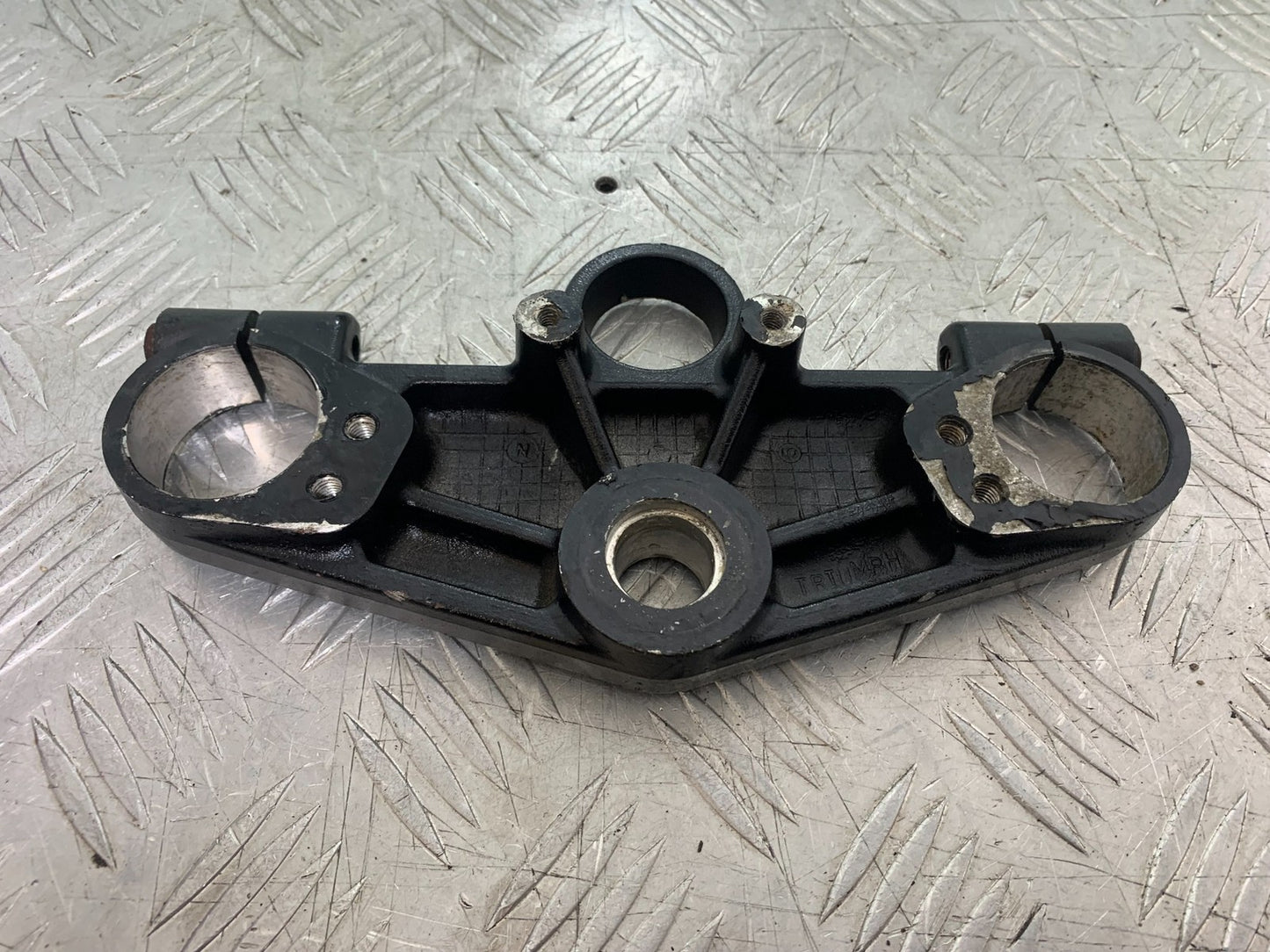 TRIUMPH TROPHY 900 TOP YOKE  YEAR 1991-95 (CMB1251)