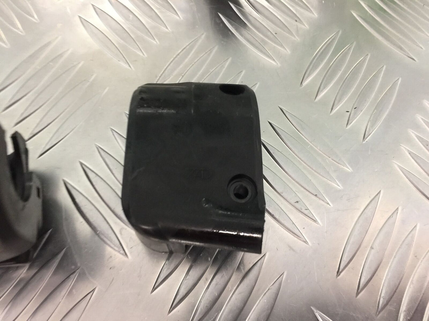 KAWASAKI ER6 N RIGHT SWITCH GEAR  YEAR 2009-2011  (STOCK 928)