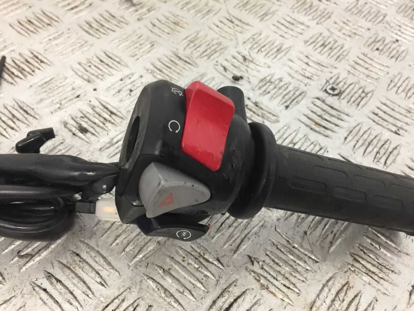 HONDA VFR1200 VFR 1200 FA RIGHT SWITCH GEAR  YEAR 2010-11  (STOCK 793)