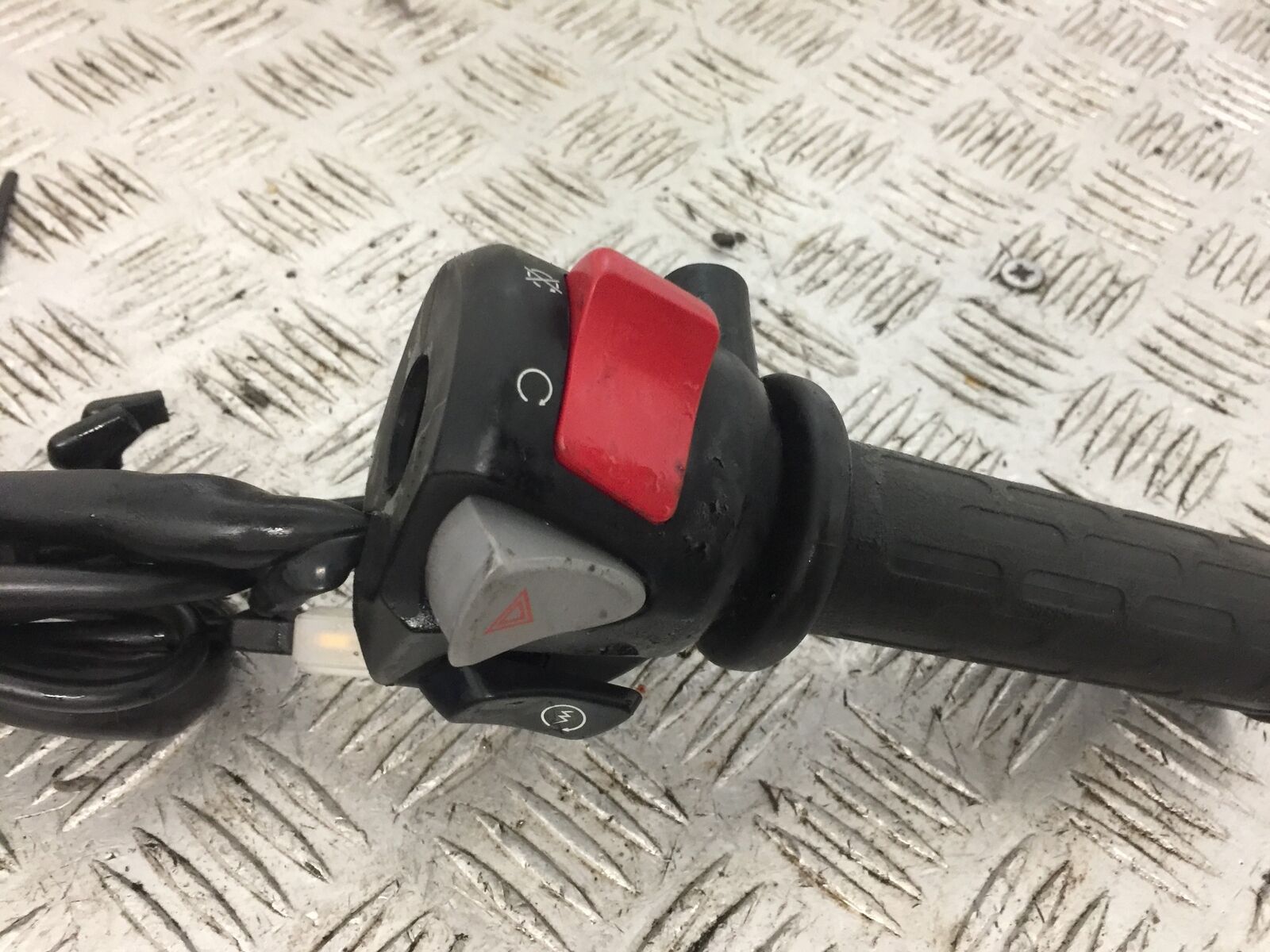 HONDA VFR1200 VFR 1200 FA RIGHT SWITCH GEAR  YEAR 2010-11  (STOCK 793)