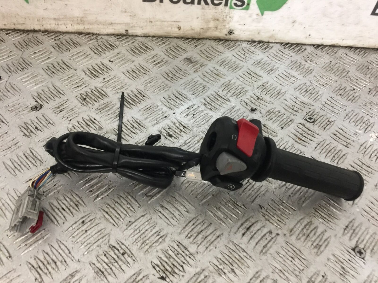 HONDA VFR1200 VFR 1200 FA RIGHT SWITCH GEAR  YEAR 2010-11  (STOCK 793)