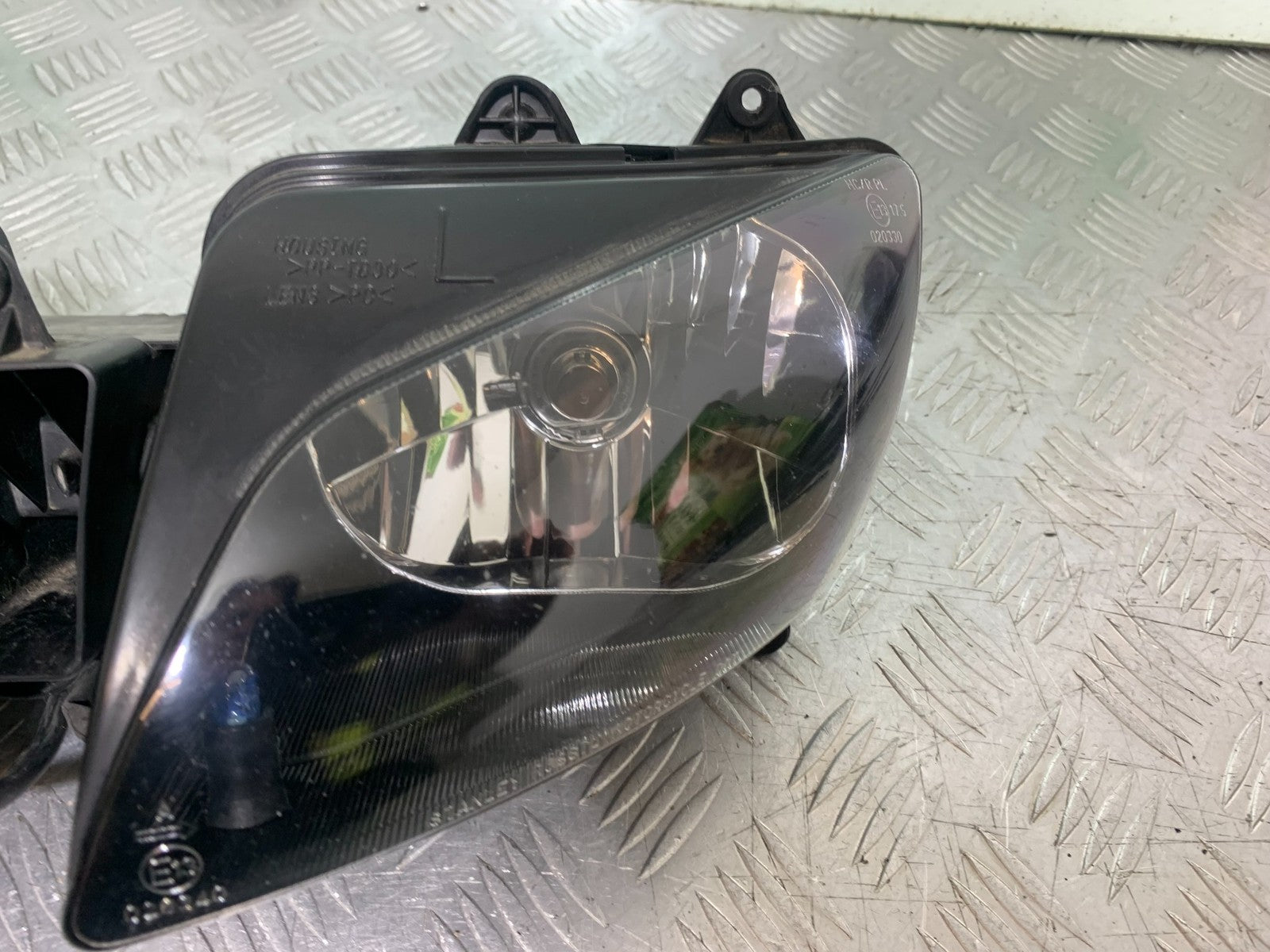 YAMAHA YZF R1 4XV HEADLIGHT  YEAR 1998-99 (CMB1291)
