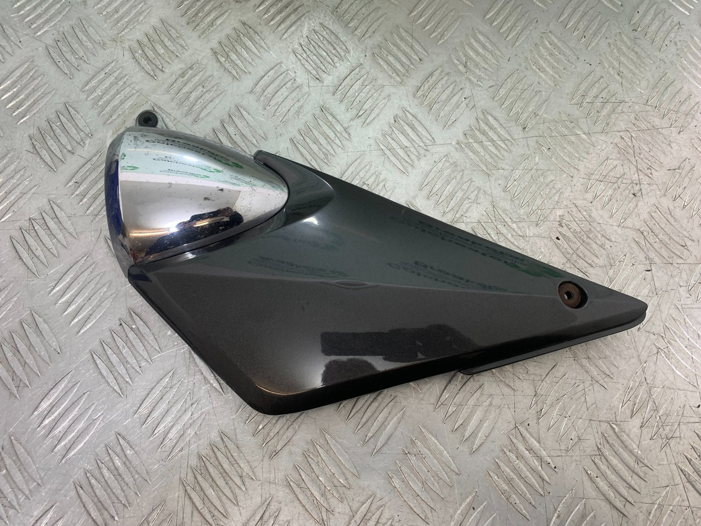 SUZUKI GSF600 GSF 600 BANDIT LEFT SIDE PANEL   2000-2004 (CMB1269)