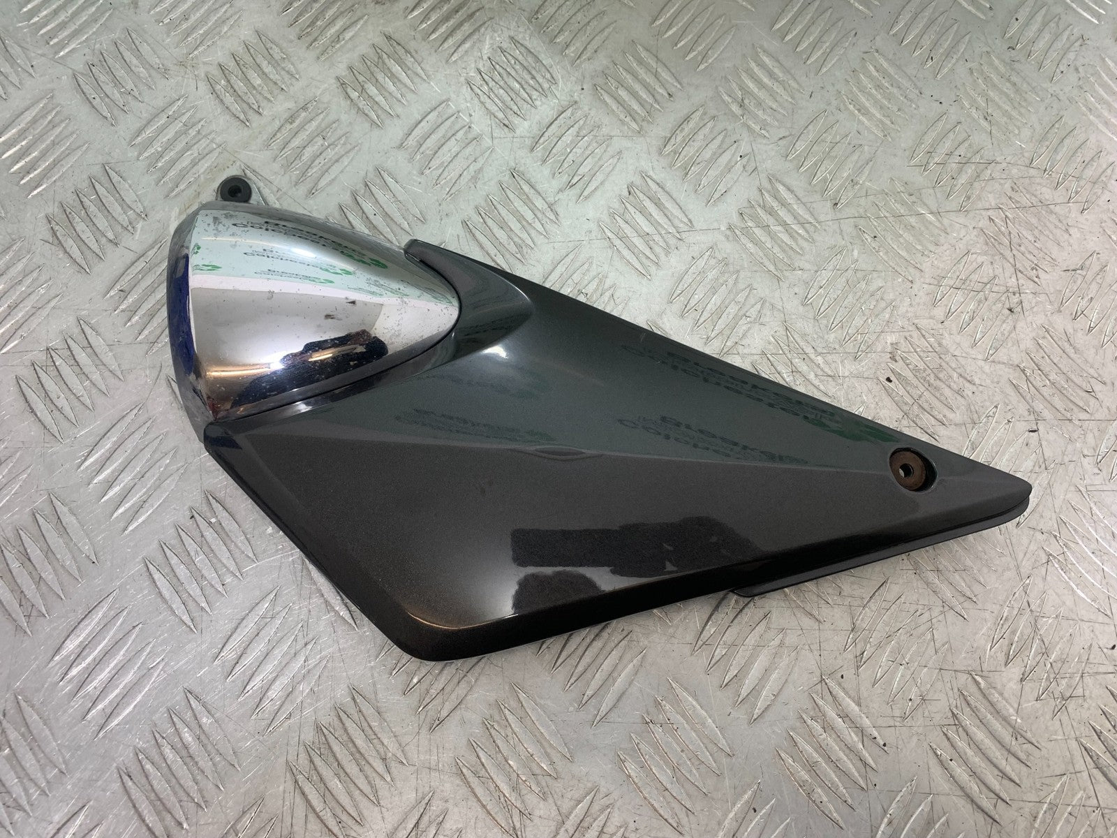 SUZUKI GSF600 GSF 600 BANDIT LEFT SIDE PANEL   2000-2004 (CMB1269)