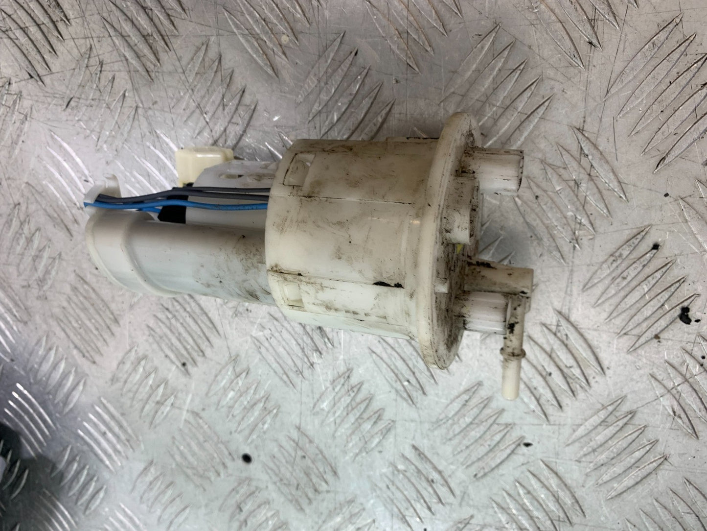 TRIUMPH 1050 SPRINT ST PETROL PUMP  2003-2011 (CMB1285)