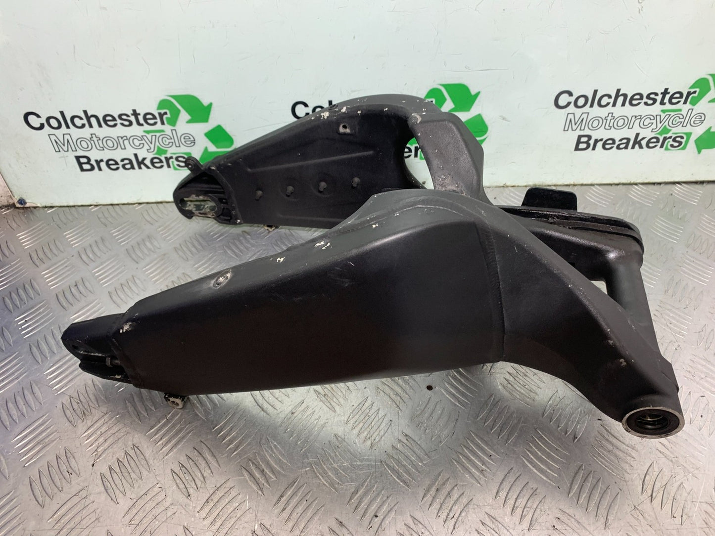 KAWASAKI ZX10R ZX10 R SWINGARM  2008-2010 (CMB1301)