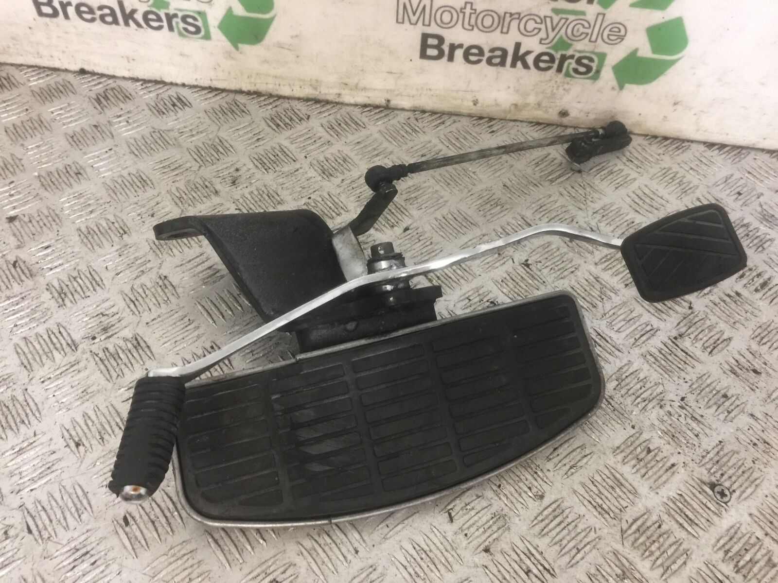 SUZUKI VLR1800 VLR 1800 LEFT FOOTBOARD  YEAR 2010 (STOCK 815)