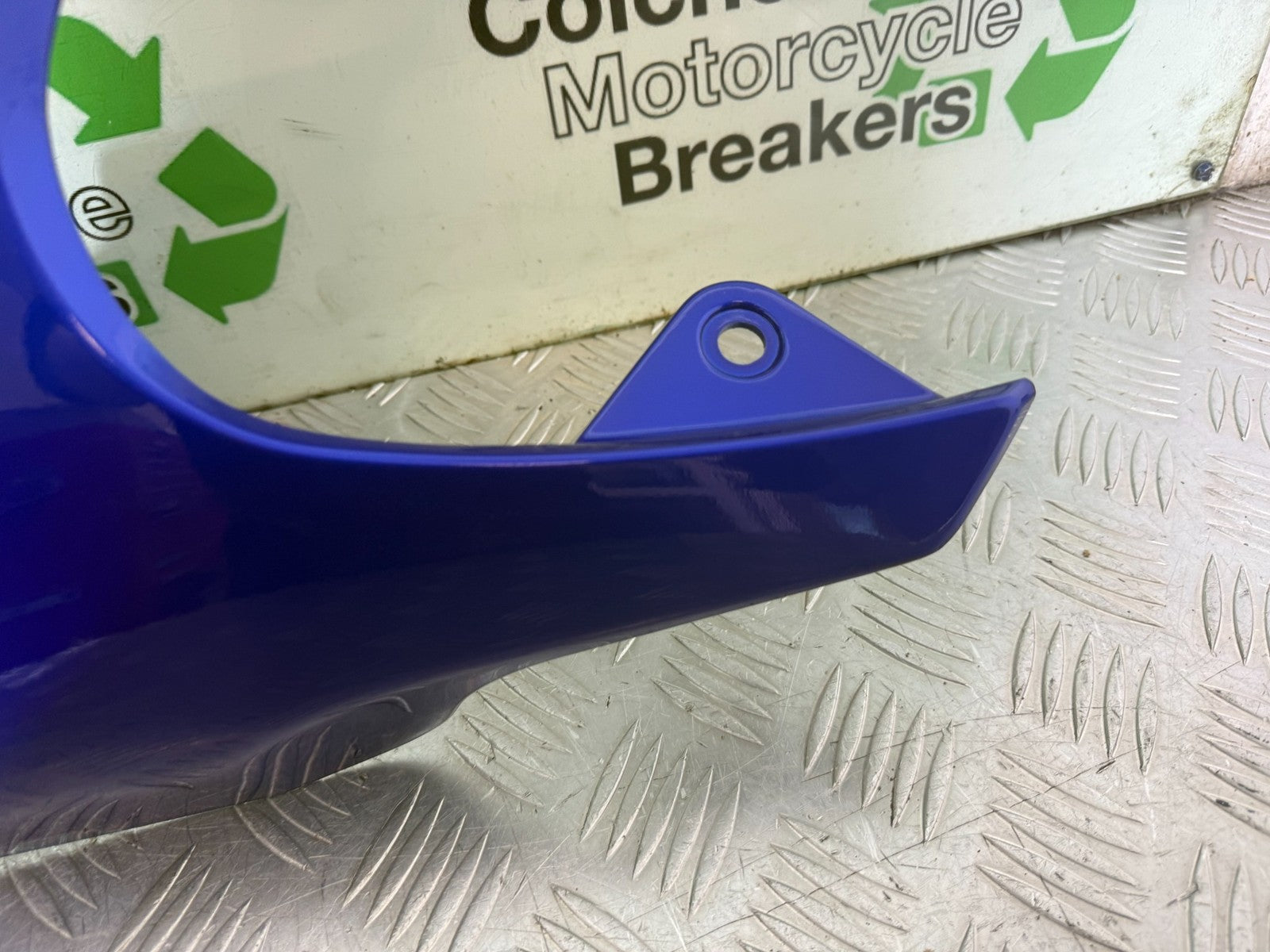 SUZUKI GSX750F GSX 750 F LEFT LOWER FAIRING COWL YEAR 1998 - 2005