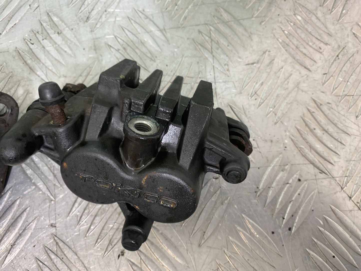 SUZUKI GSF600 GSF 600 BANDIT FRONT BRAKE CALIPERS   2000-2004 (CMB1269)