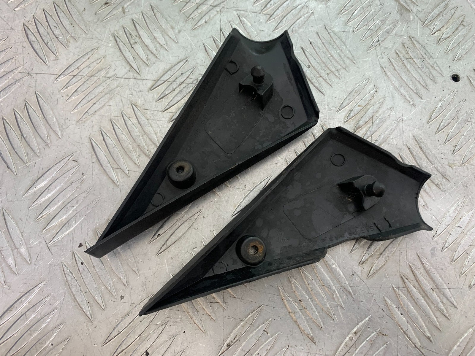 SUZUKI GSF1200 GSF 1200 BANDIT FRAME INFILL COVERS  YEAR 2001-2004 (CMB1188)