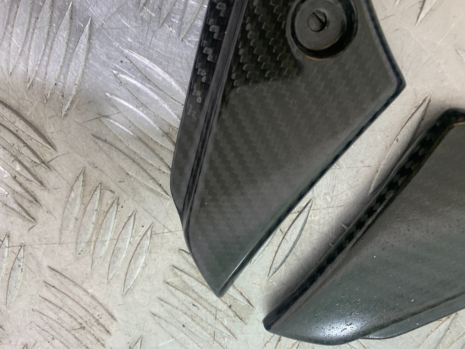 YAMAHA YZF R1 14 B BIG BANG LEFT & RIGHT CARBON TOP INFILLS   2009-14 (CMB1175)