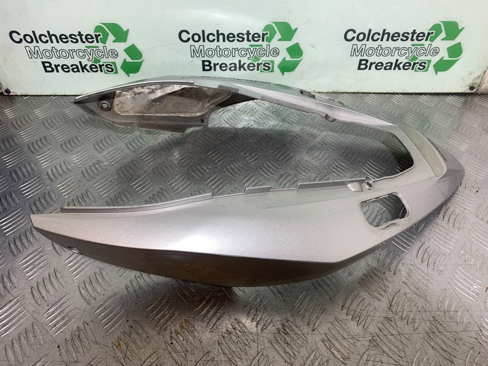 HONDA VFR800 VFR 800 V-TEC TAIL PIECE  YEAR 2002 -09 (CMB1296)