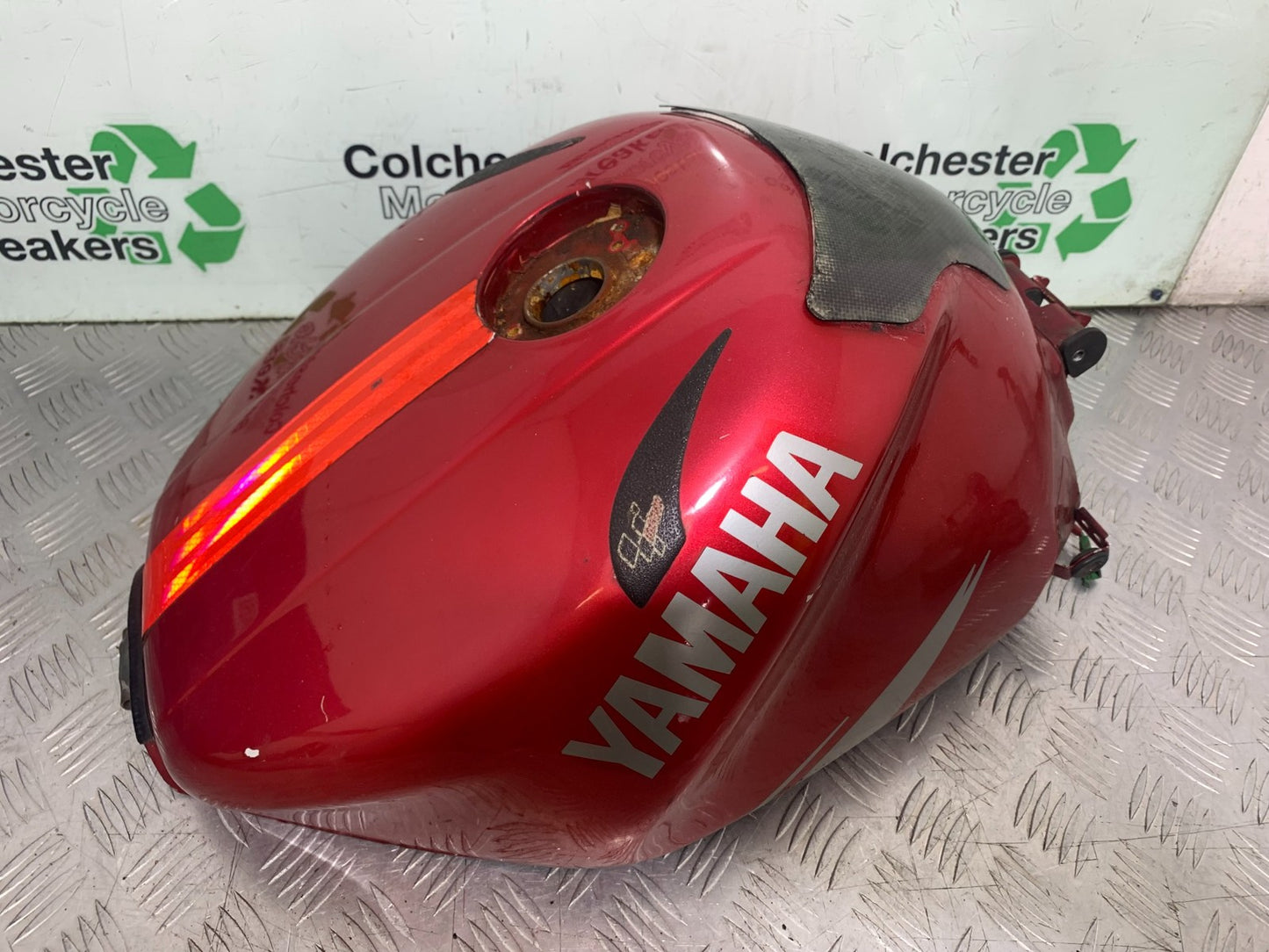 YAMAHA YZF1000 THUNDERACE PETROL TANK YEAR 1997-2000 (CMB1204)