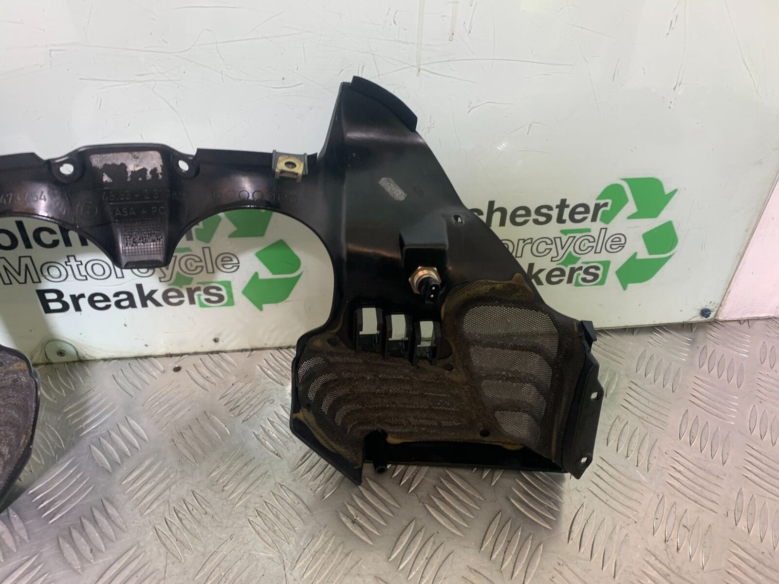 BMW R1100 RT R 1100 RT CLOCK SURROUND   YEAR 1996-2001 (CMB1095)