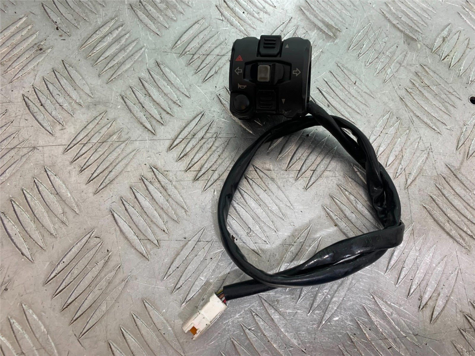DUCATI 1299 PANIGALE LEFT SWITCH GEAR  YEAR 2016 (CMB 1187)