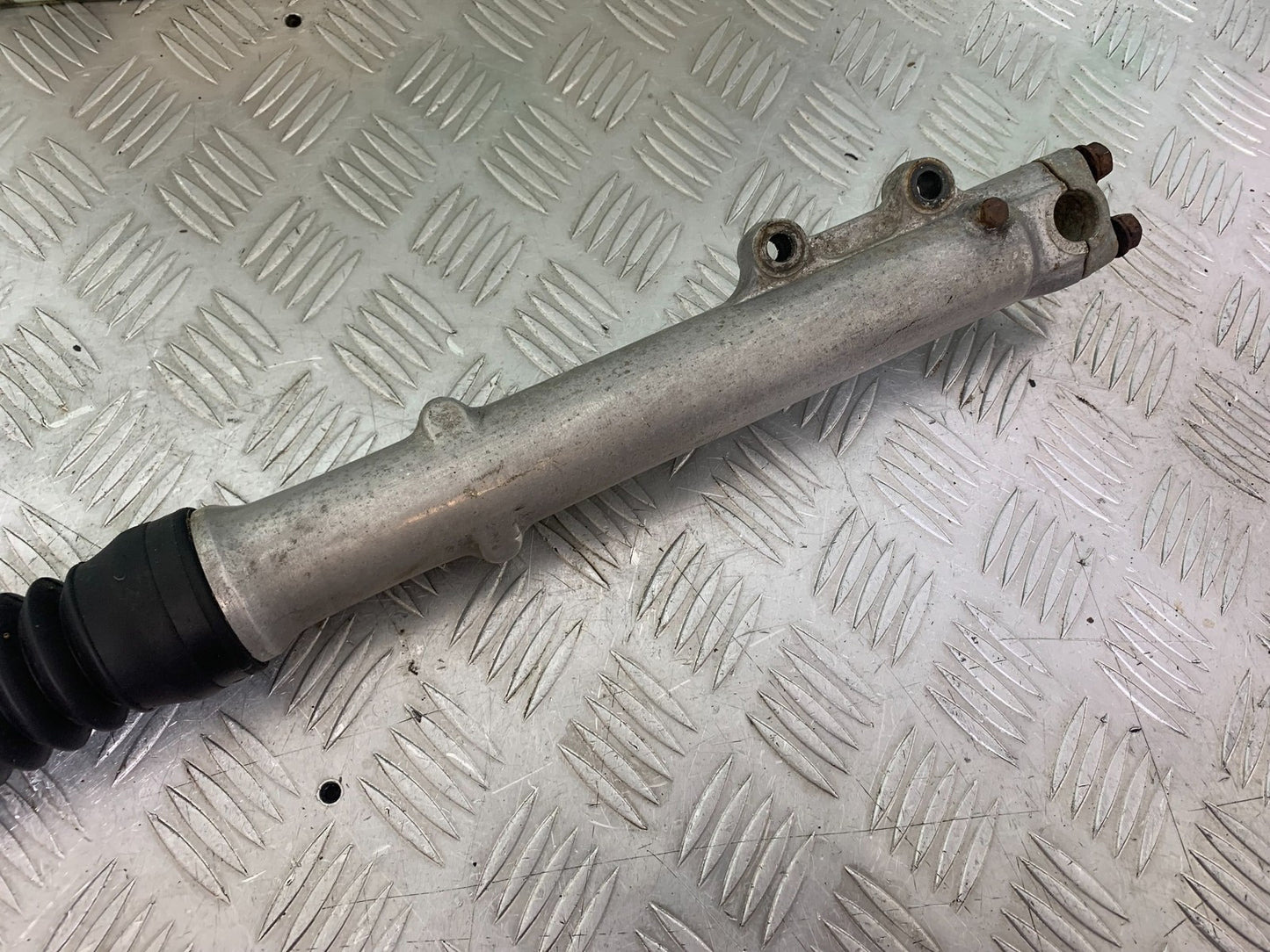 HONDA GL500 GL 500 SILVERWING FRONT LEFT FORK  YEAR 1981-82  (CMB1168)