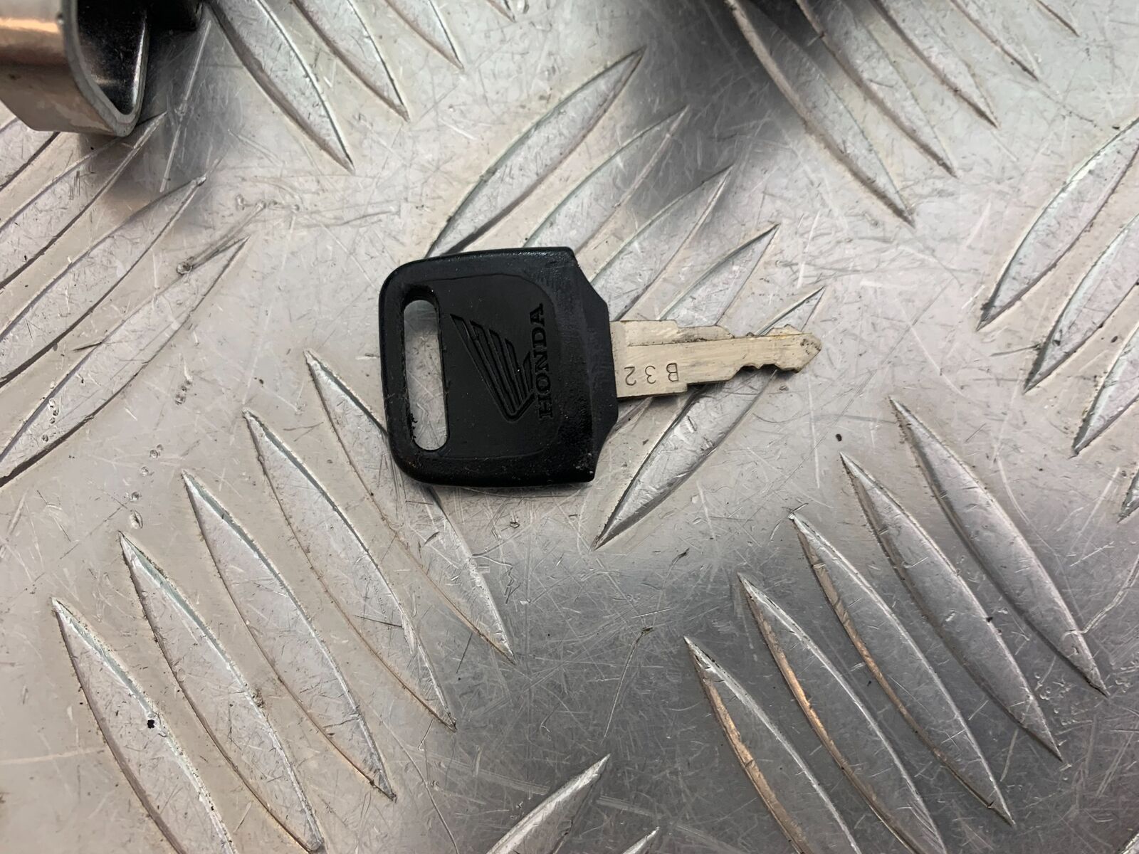 HONDA VT1100 C SHADOW SPIRIT LOCKS AND KEY  2002-2003 (CMB1035)