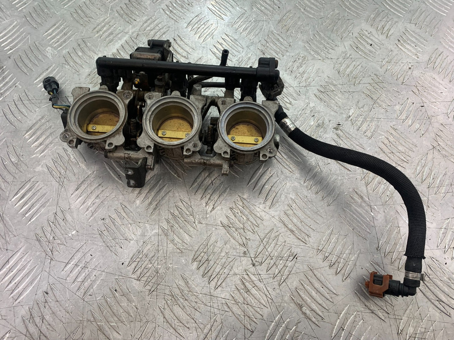 TRIUMPH 675 STREET TRIPLE R THROTTLE BODIES  YEAR 2013 - 2016 (CMB1221)
