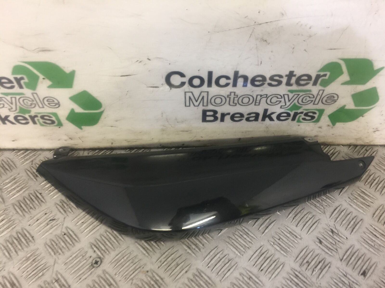 BMW F800 ST LEFT SEAT PANEL  YEAR 2011-2013 (STOCK 575)