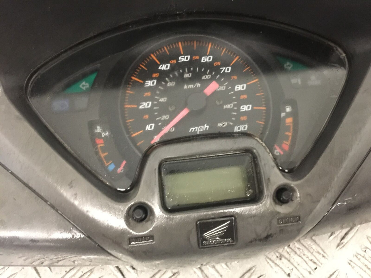 HONDA PANTHEON FES 125 CLOCKS SPEEDO DASH   YEAR 2003-2007 (STOCK 827)