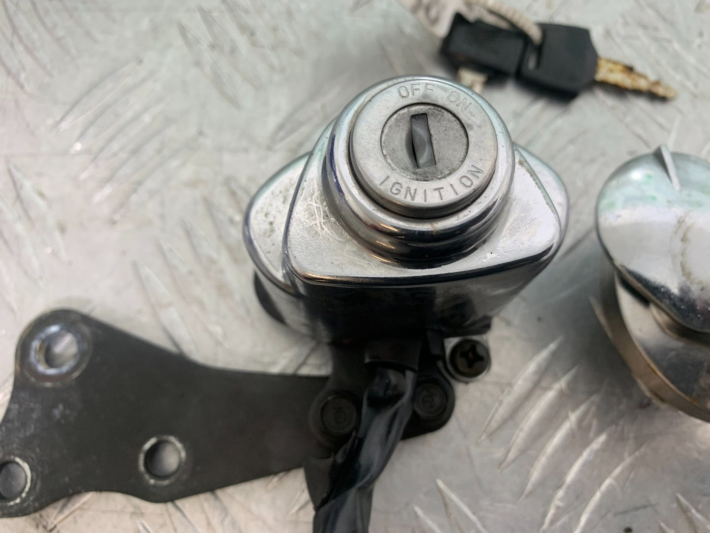 HONDA VT750 SHADOW IGNITION SWITCH AND PETROL CAP  YEAR 2003-2004 (CMB1265)