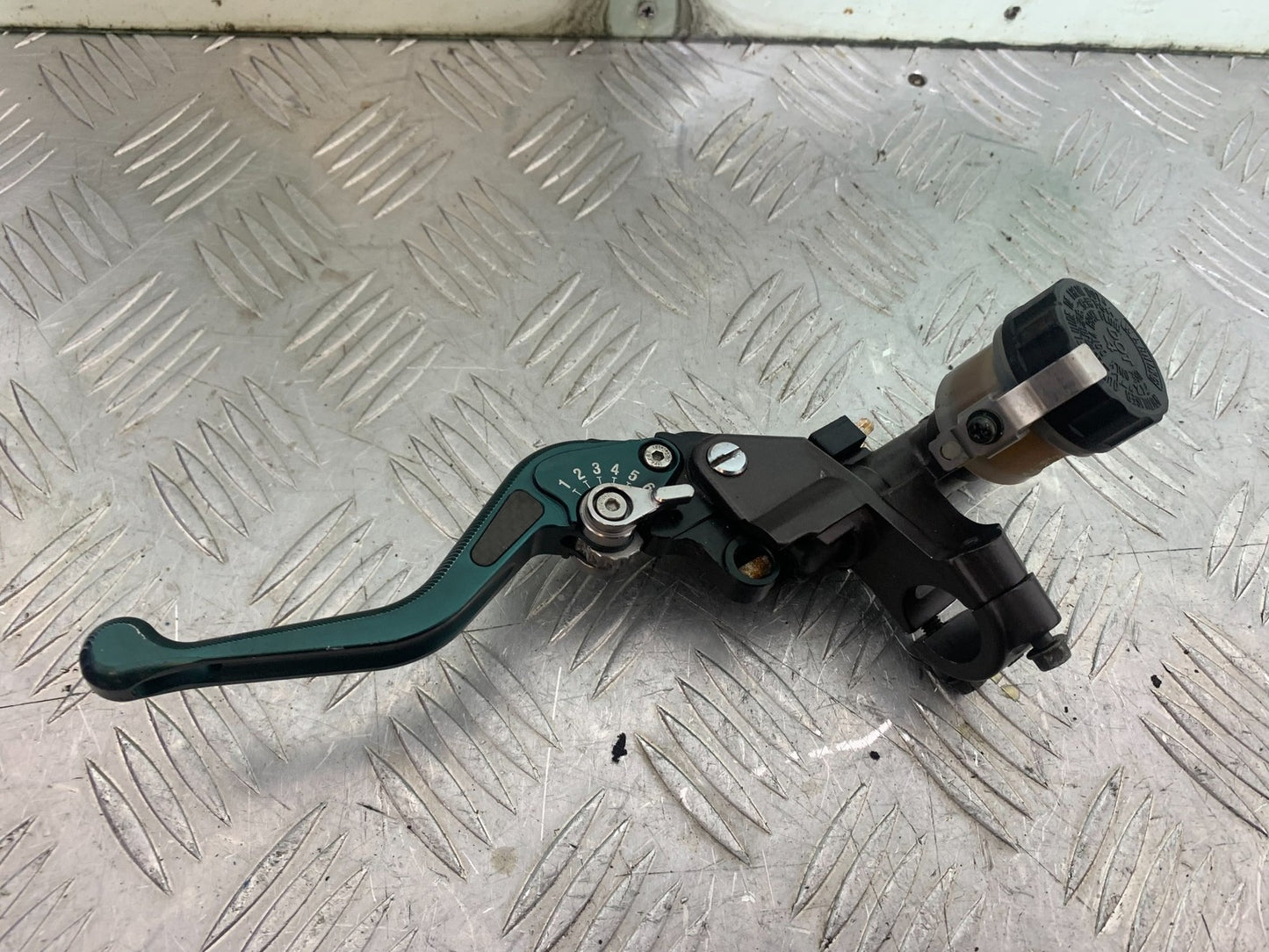 HONDA CBR1000 rr FIREBLADE CLUTCH MASTER CYLINDER   YEAR 2006 (CMB1220)