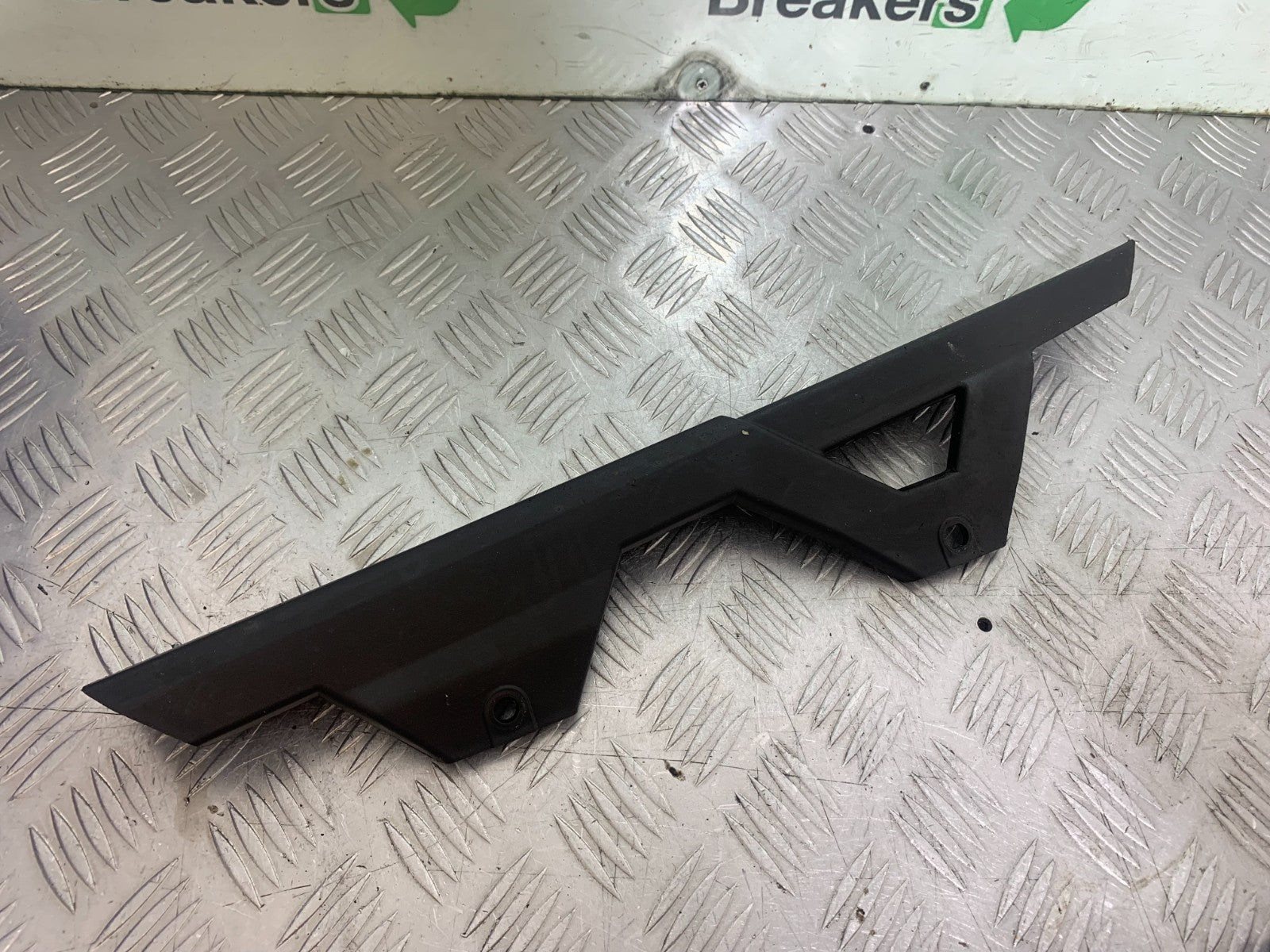 ROYAL ENFIELD HIMALAYAN 411 CHAIN GUARD  YEAR 2018-2023 (CMB1322)