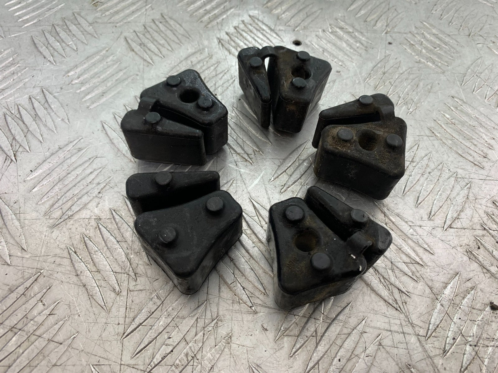 HONDA CBF600 CBF 600 CUSH DRIVE RUBBES  YEAR 2004 -07 (CMB1247)