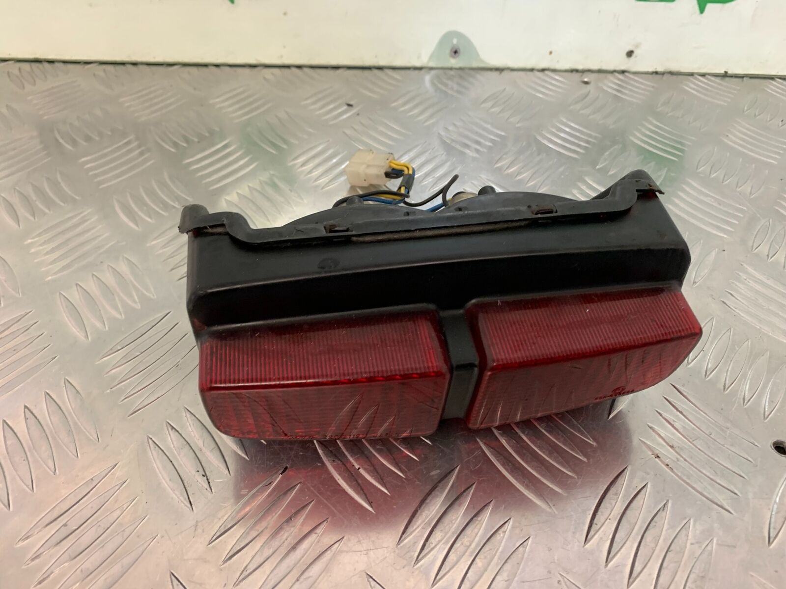 YAMAHA FZS600 FAZER 600 REAR LIGHT YEAR 2002-03  (STOCK 950)