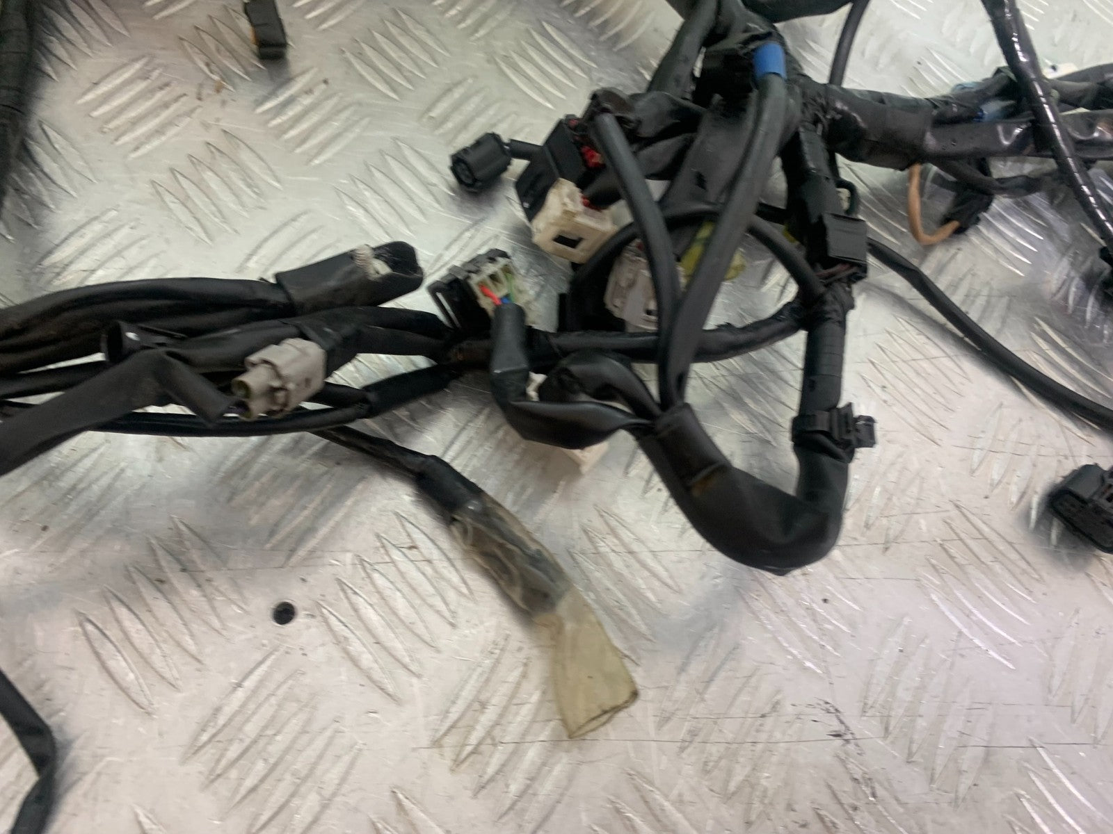 YAMAHA YZF R7 WIRING LOOM    YEAR 2022-2025 (CMB1255)