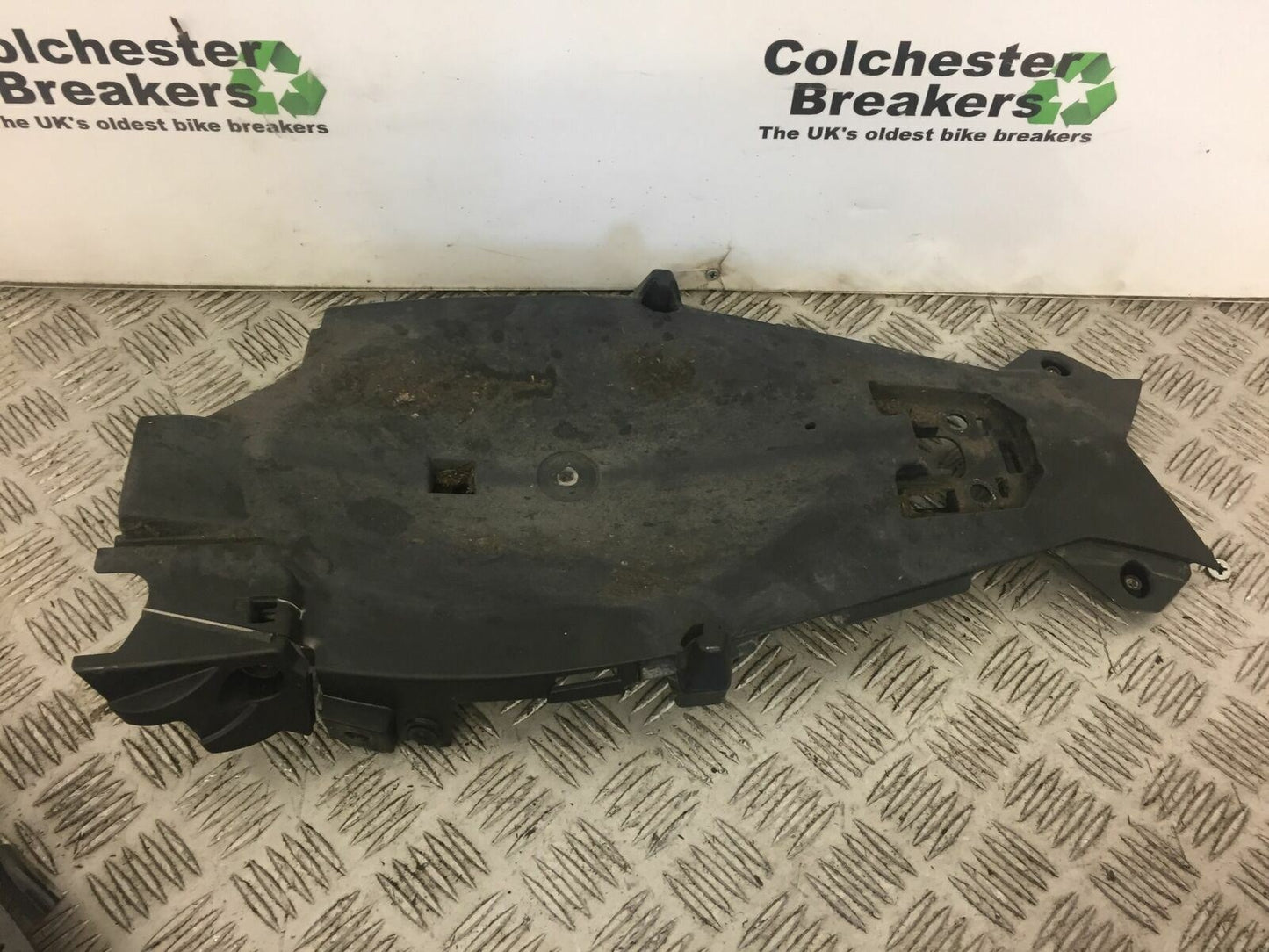 KAWASAKI ER6 F UNDERTRAY YEAR 2016