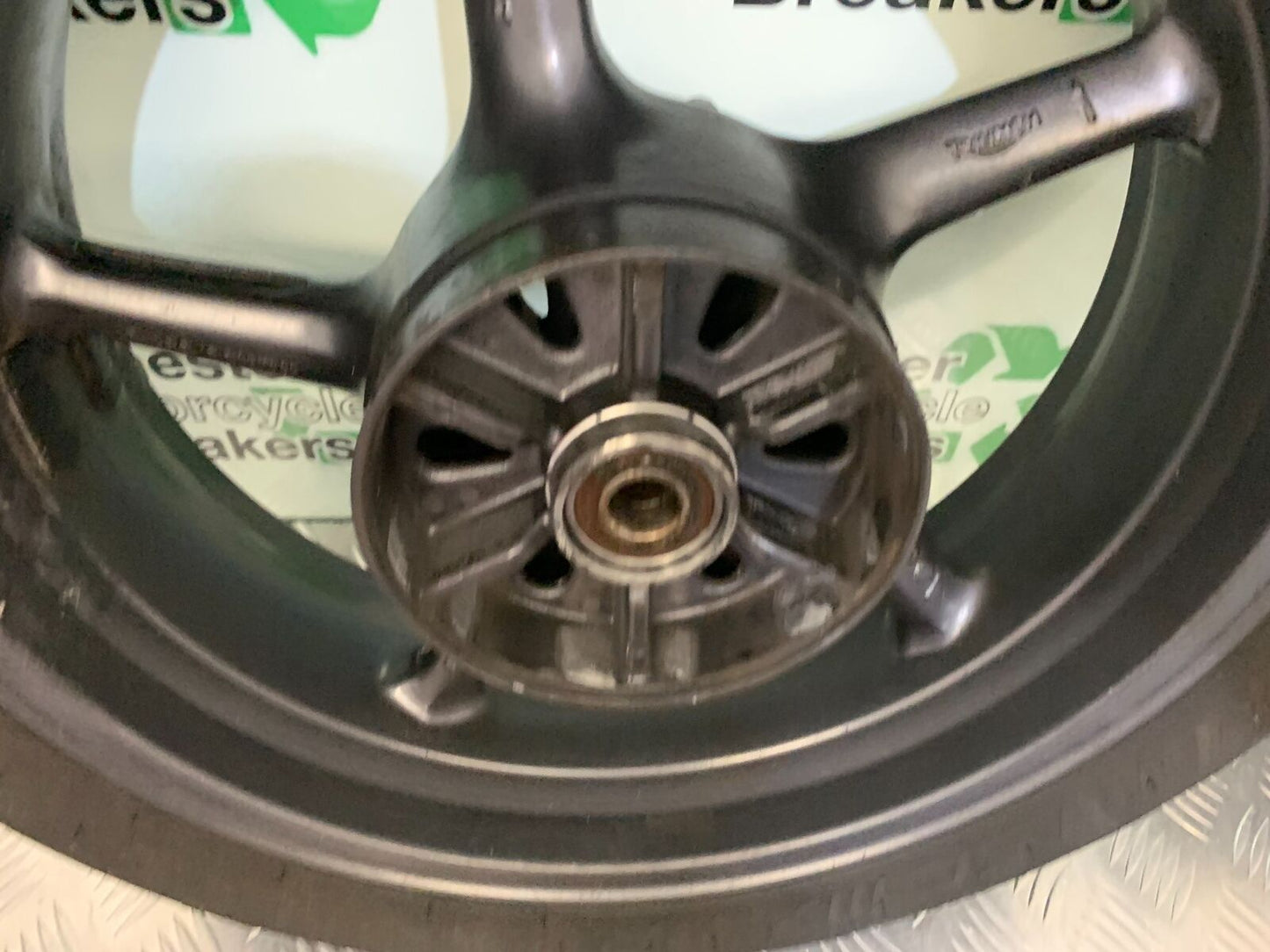 TRIUMPH 675 STREET TRIPLE REAR WHEEL (GOOD TYRE)  YEAR 2008 (STOCK 984)