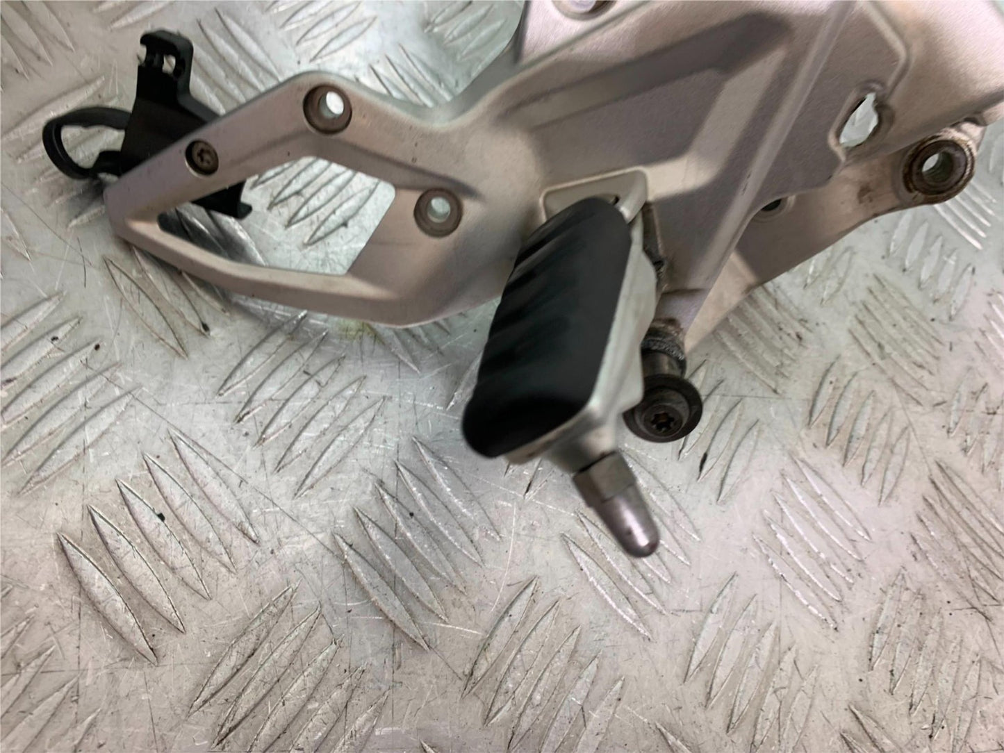 BMW F800 GT FRONT RIGHT HANGER AND PEG  YEAR 2013-2017 (CMB1248)