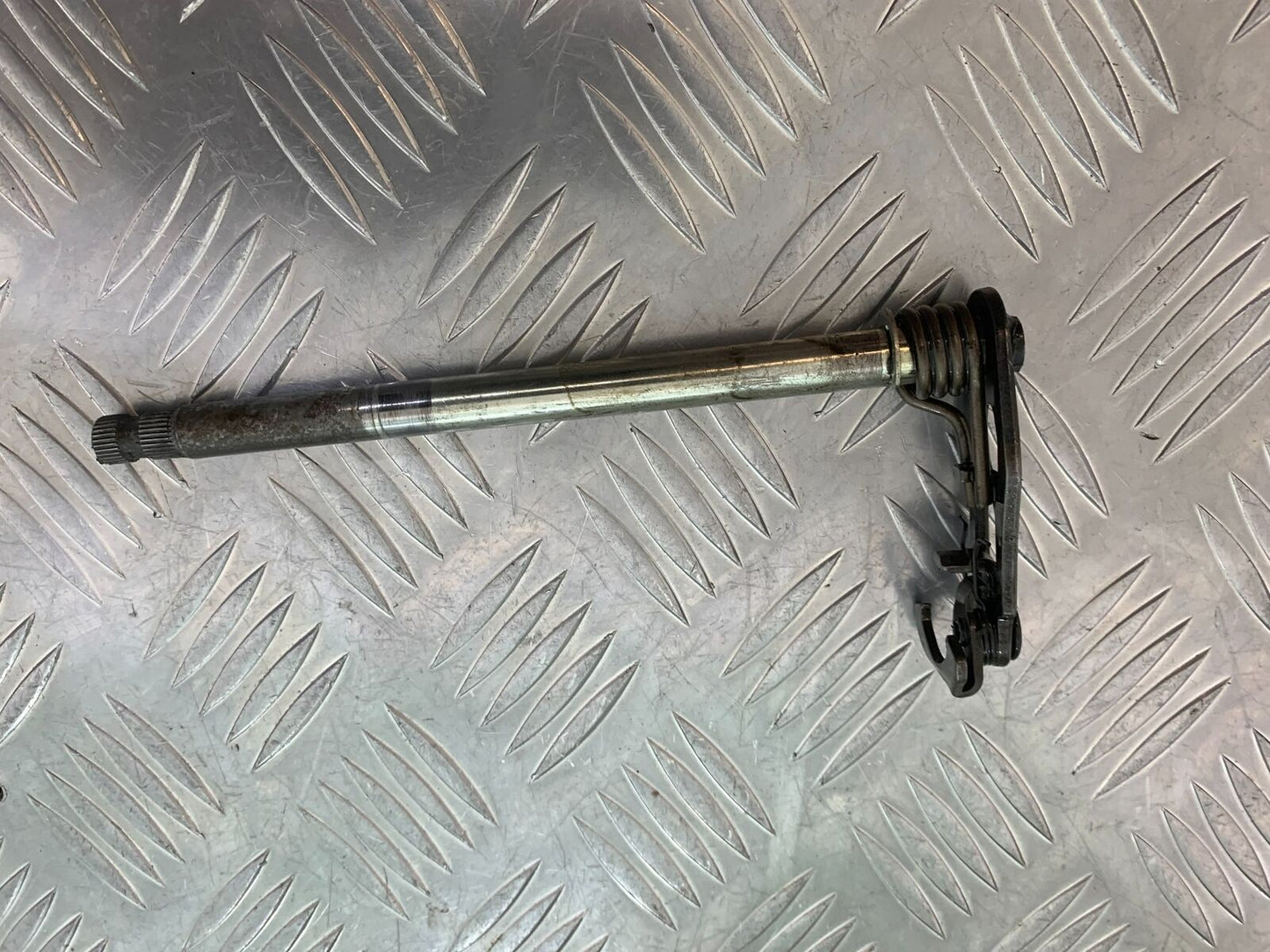 YAMAHA XT125X XT125 X GEAR LEVER  SHAFT  YEAR 2008 (STOCK 857)