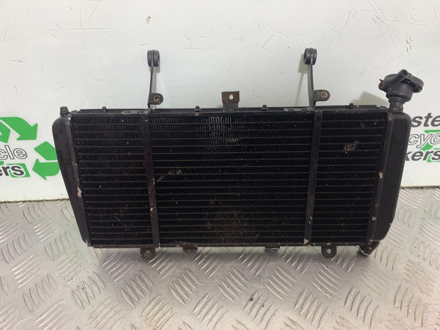 TRIUMPH 1050 SPRINT ST RADIATOR  2003-2011 (CMB1285)