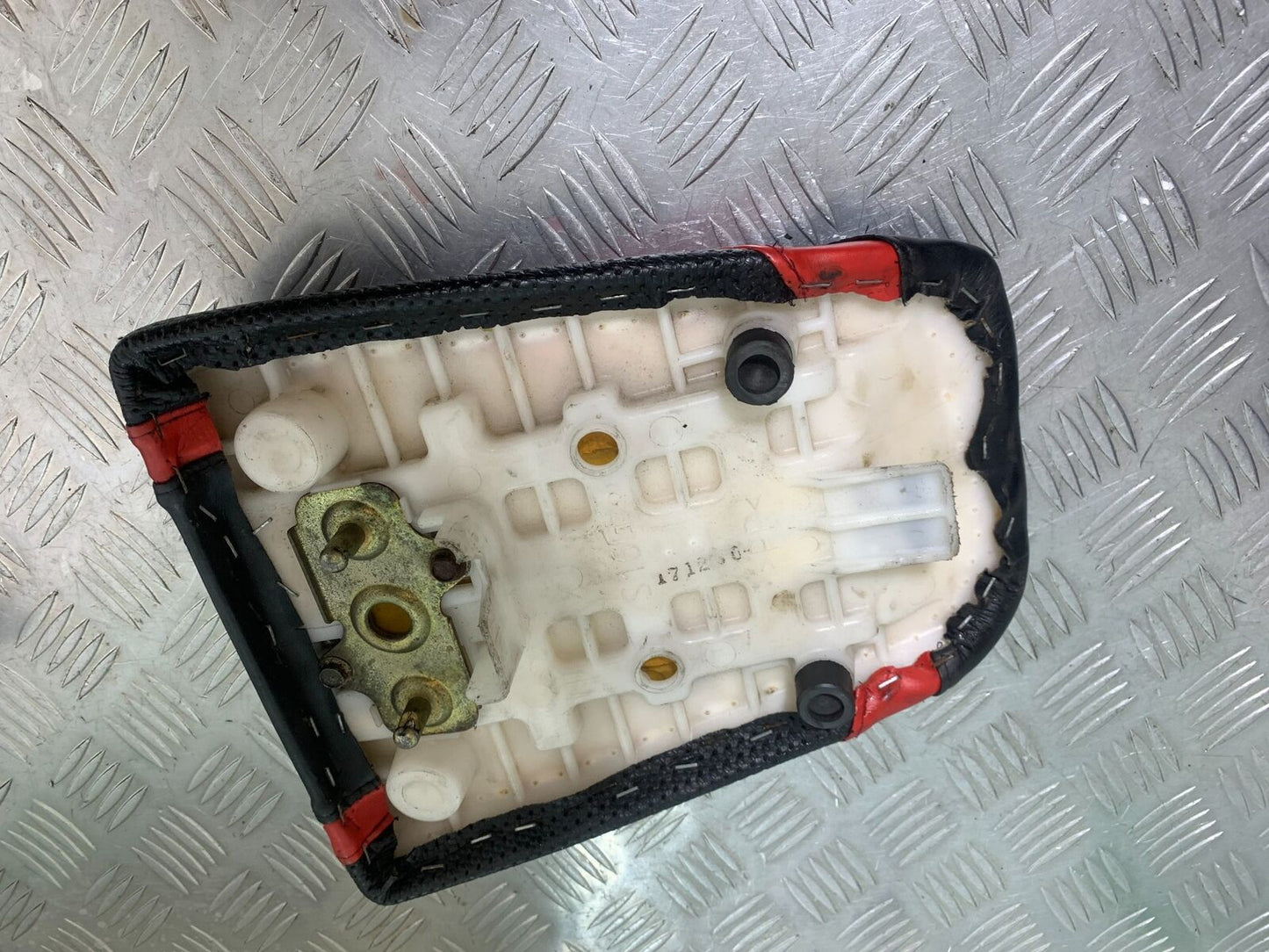 SUZUKI SV1000 SV 1000 K3 REAR SEAT   YEAR 2003-2006 (CMB1111)