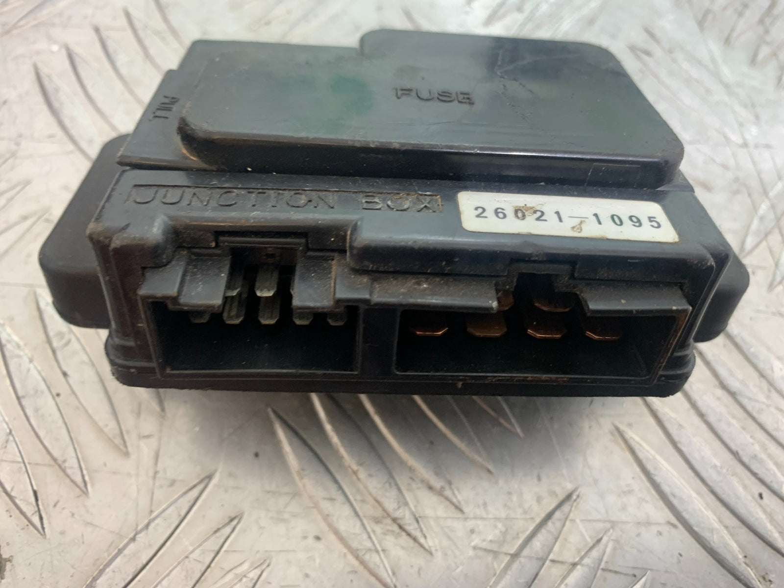 KAWASAKI VN1500 CLASSIC FUSE BOX   YEAR 1999 -2006 (CMB1166)
