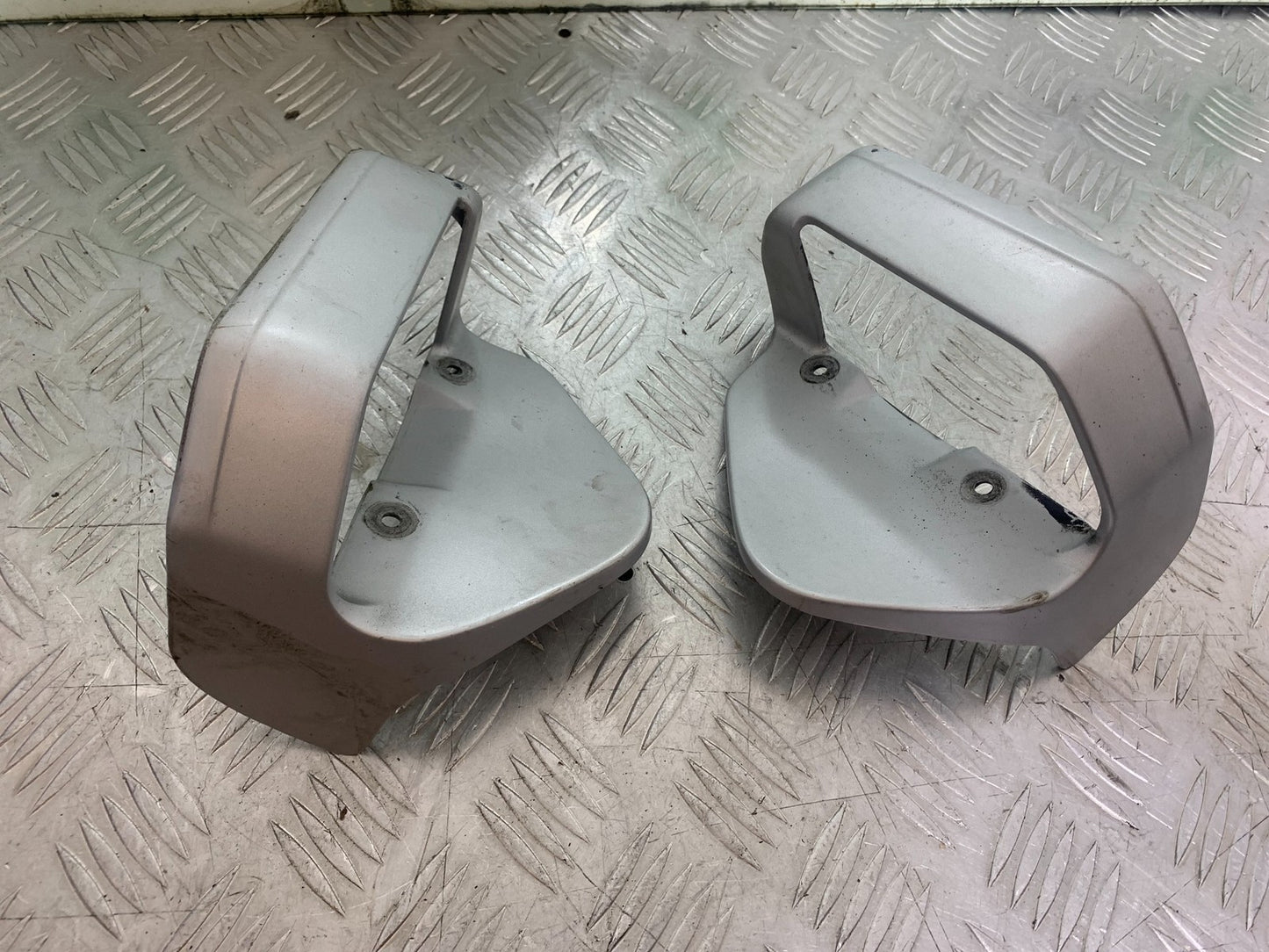 BMW R850 R R850R OIL COOLER COVERS   YEAR 1994-2002 (CMB1170)